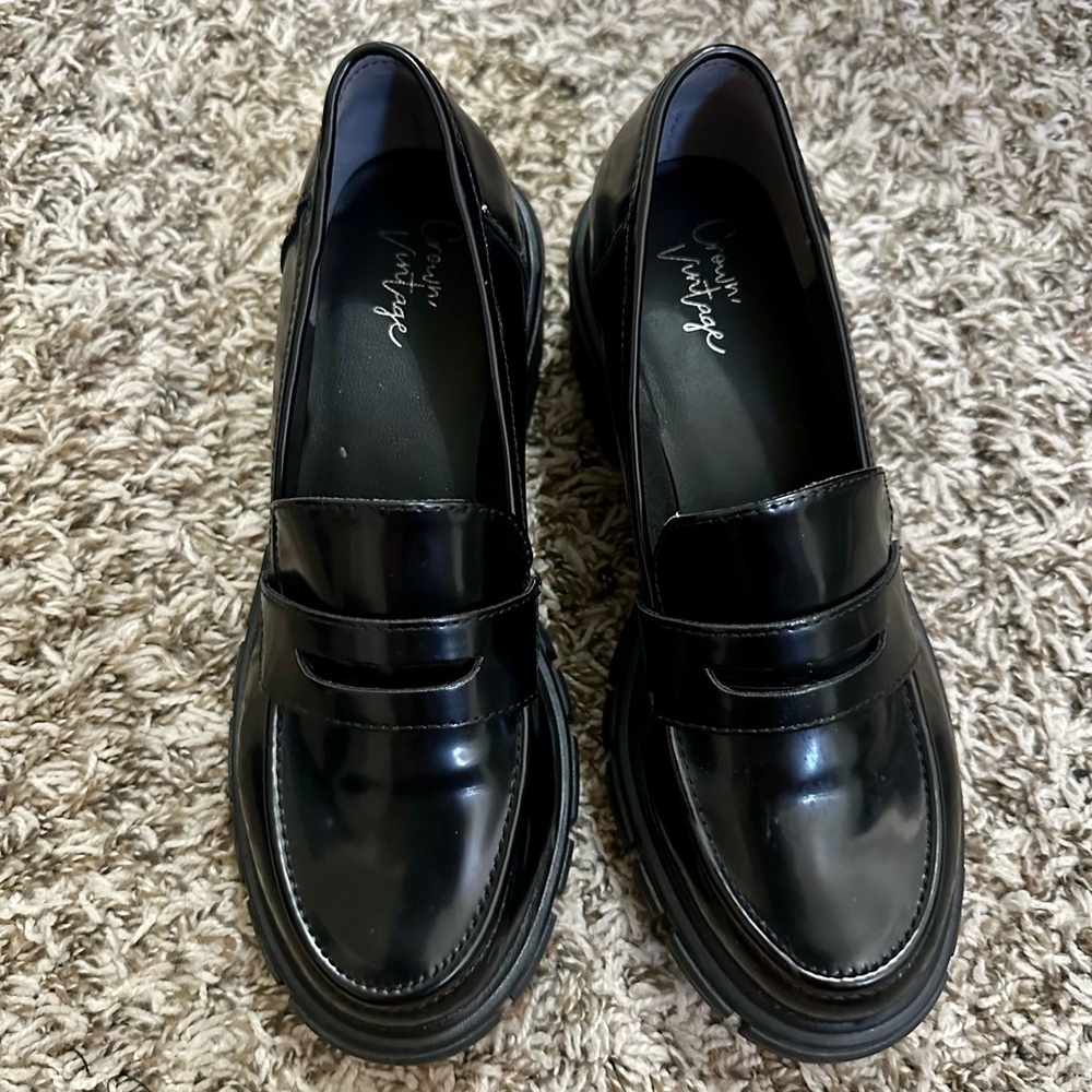 Crown Vintage Black Loafers